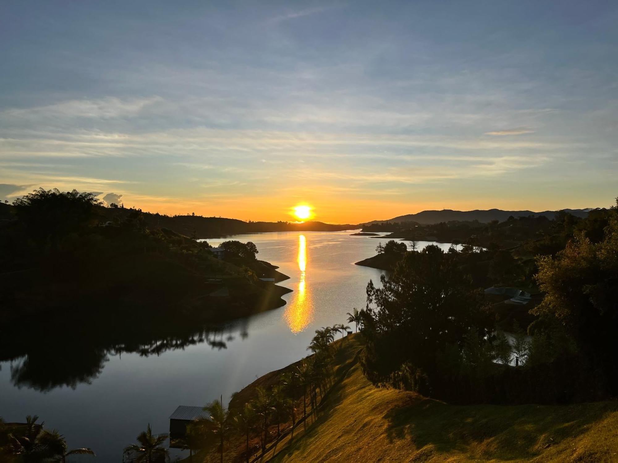 Viajero Guatape Hostel & Lake Club المظهر الخارجي الصورة