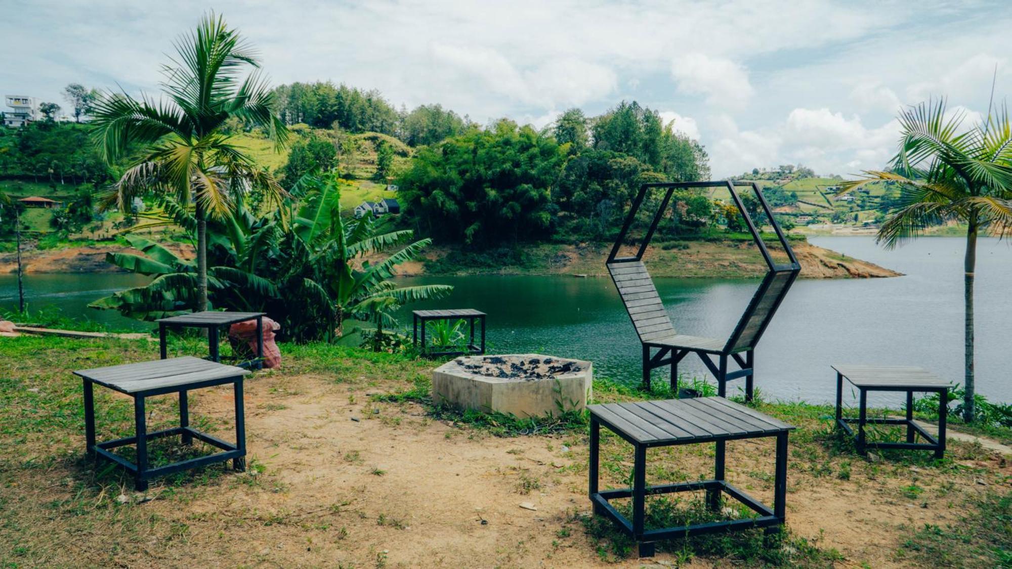 Viajero Guatape Hostel & Lake Club المظهر الخارجي الصورة